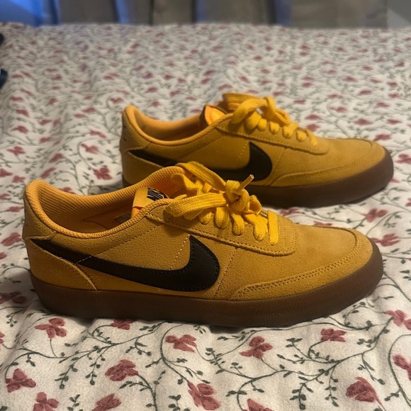Nike Men's Mustard Yellow Sneakers - Picture 2 of 6